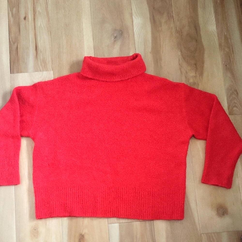 ST. JOHN Red Cowl Neck Sweater Like New Sz L